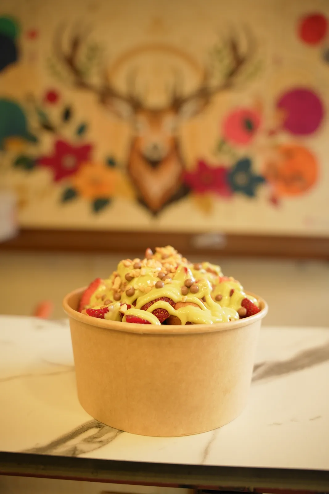 NYRA Coffee özel çilekli waffle